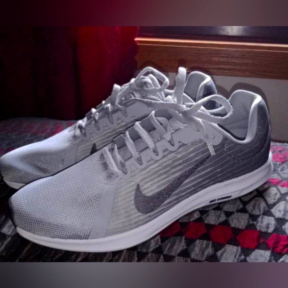 Size 10 Nike Downshifter women's